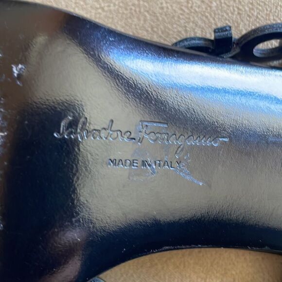 Ferragamo logo strap mules - Picture 10 of 14